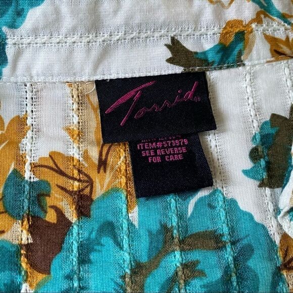 Torrid Floral Print Ribbed Button Down Plus Size 0X - Picture 10 of 11
